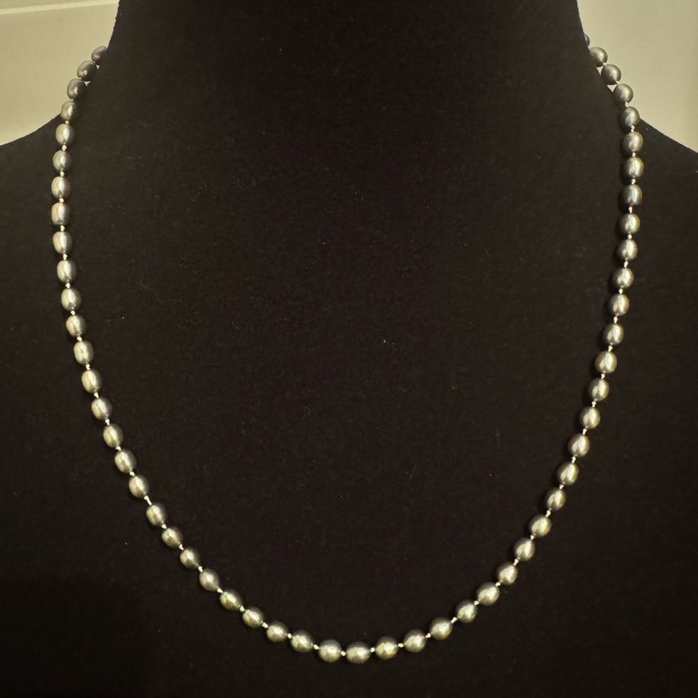 Grey Cultured Pearl Necklace with 18K Gold Hook Clasp – Classic Strand